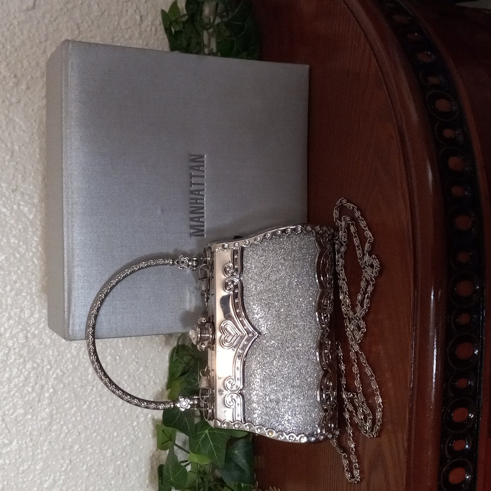 Manhattan Silver Sparkle handbag 24" chain - Picture 2 of 6